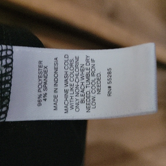 Black Sleeveless Top - Picture 3 of 3